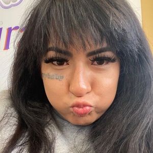 Meet your Posher, Eva